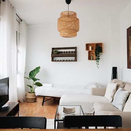 Sunny And Modern Apartment Ideal For Groups バルセロナ エクステリア 写真