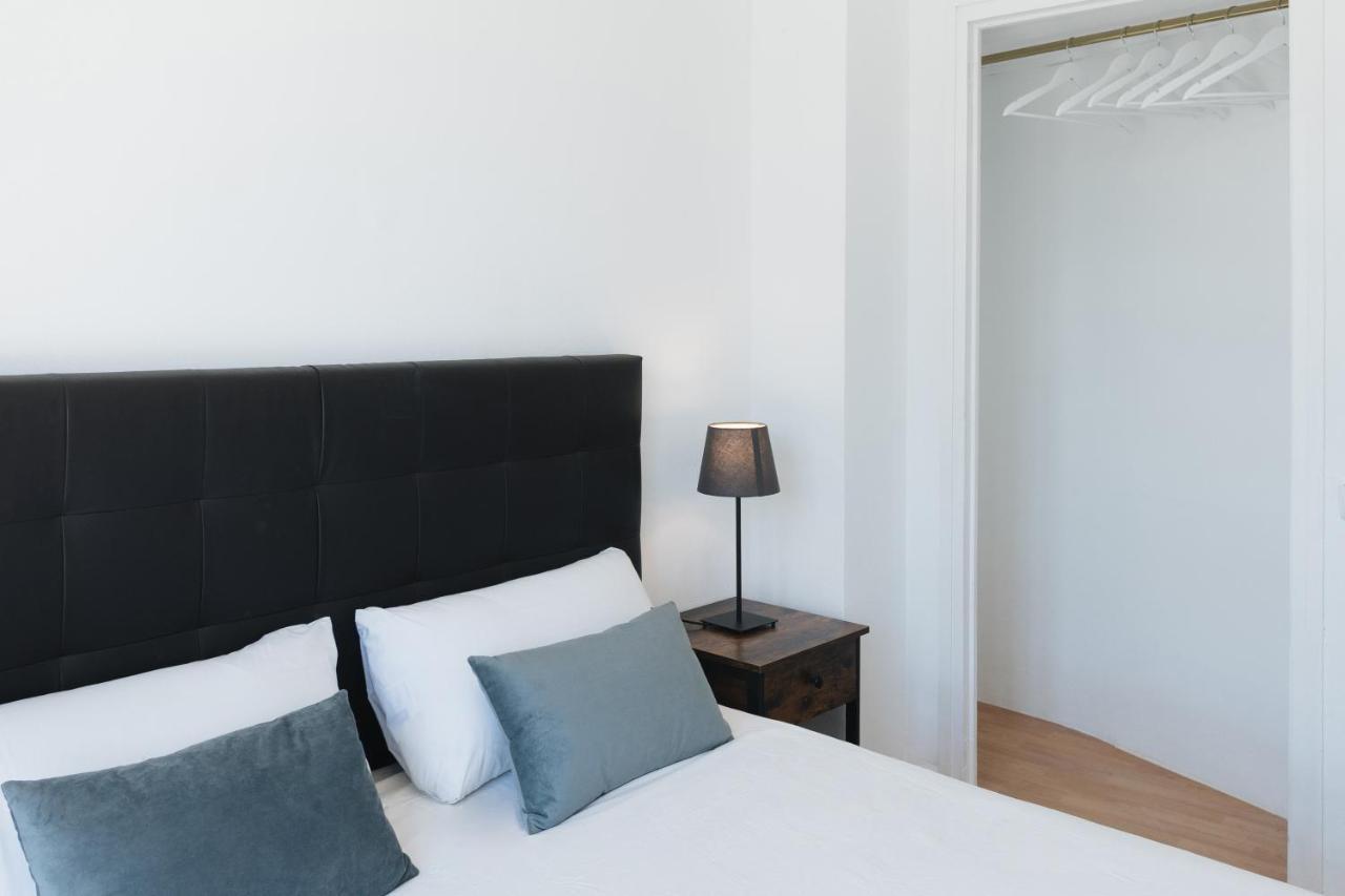 Sunny And Modern Apartment Ideal For Groups バルセロナ エクステリア 写真