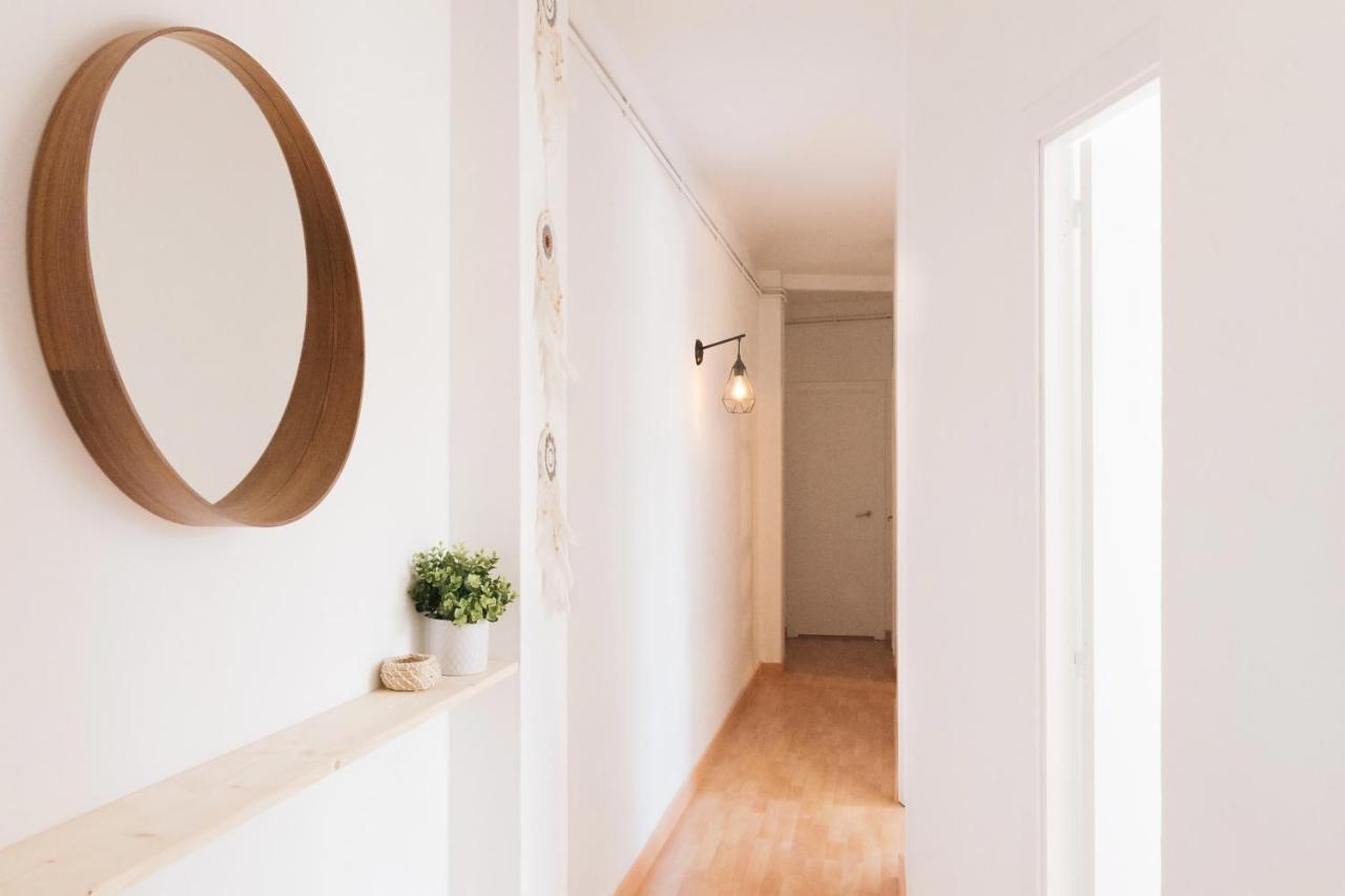 Sunny And Modern Apartment Ideal For Groups バルセロナ エクステリア 写真