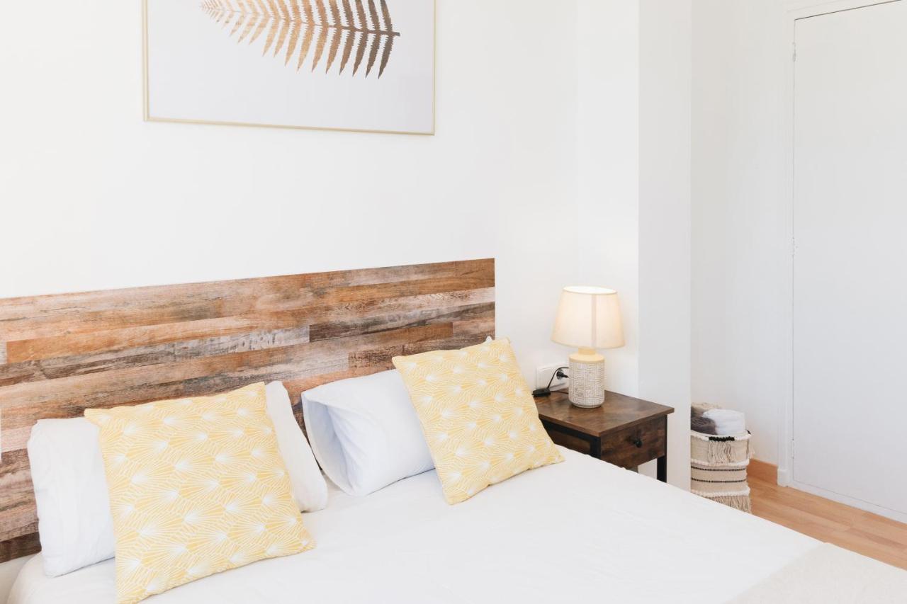 Sunny And Modern Apartment Ideal For Groups バルセロナ エクステリア 写真