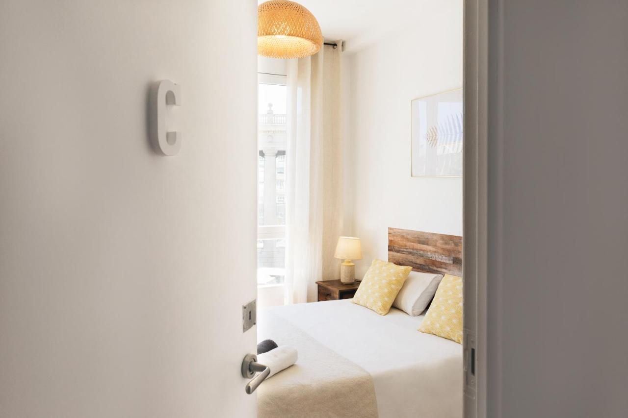 Sunny And Modern Apartment Ideal For Groups バルセロナ エクステリア 写真