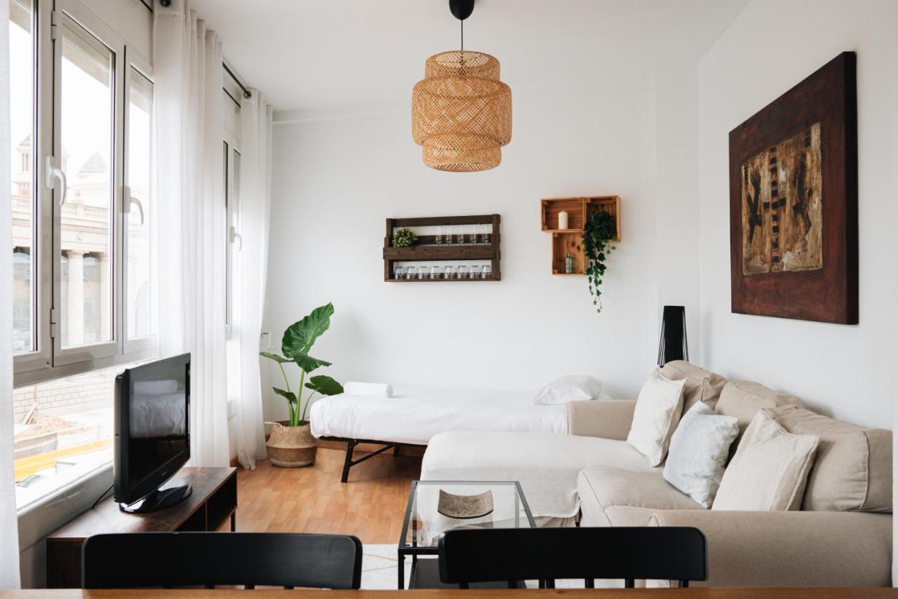 Sunny And Modern Apartment Ideal For Groups バルセロナ エクステリア 写真