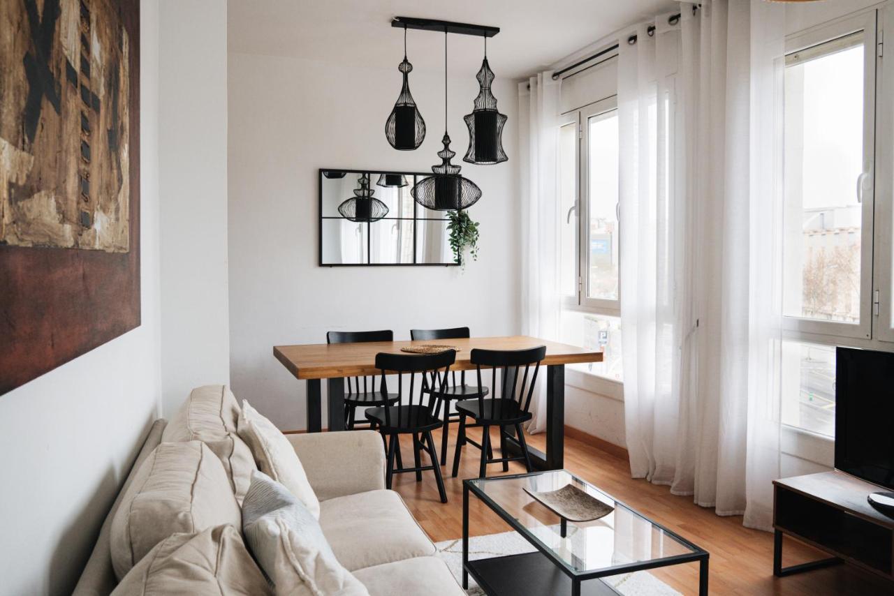 Sunny And Modern Apartment Ideal For Groups バルセロナ エクステリア 写真