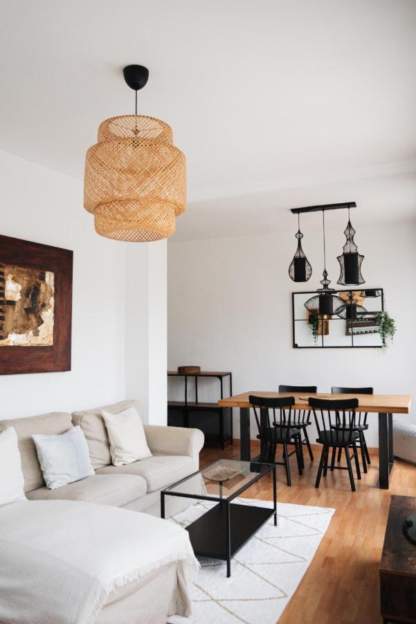 Sunny And Modern Apartment Ideal For Groups バルセロナ エクステリア 写真