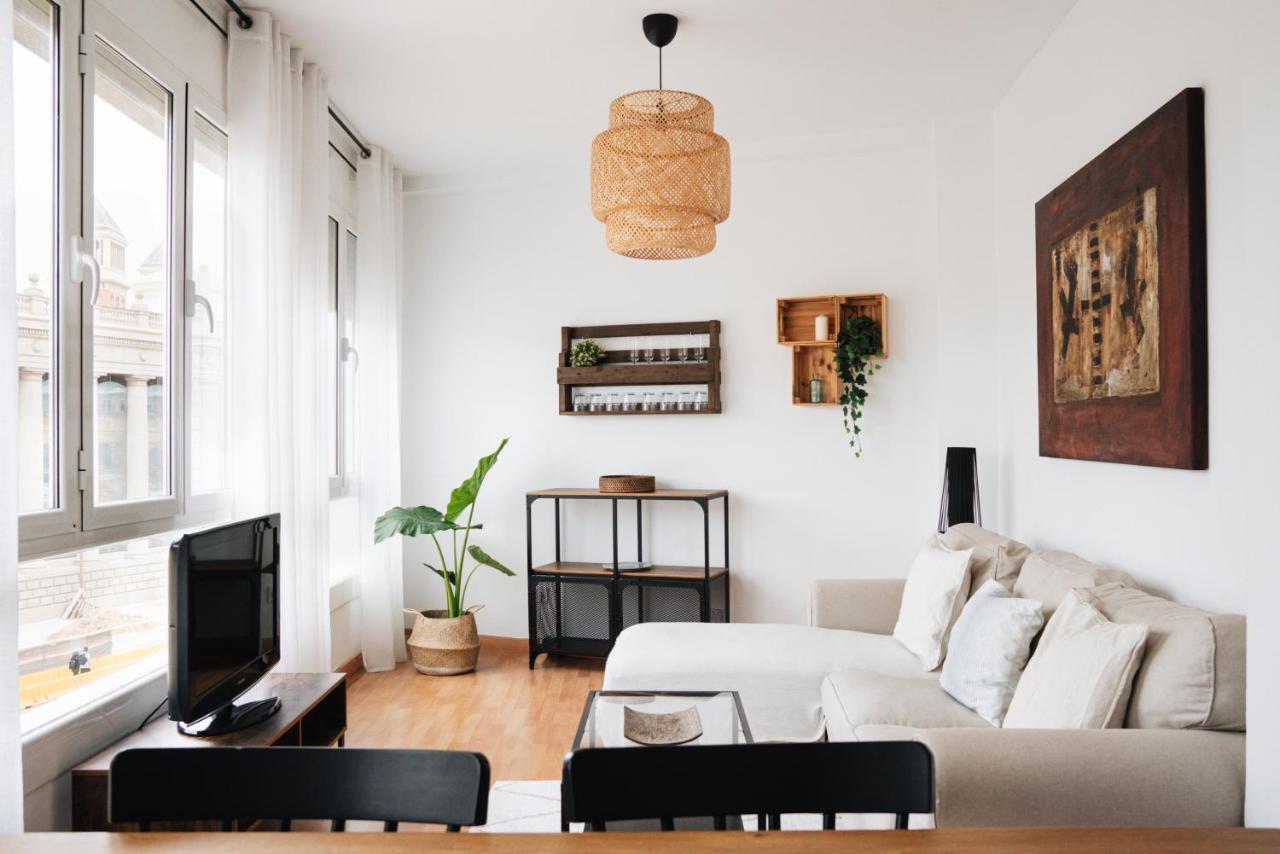 Sunny And Modern Apartment Ideal For Groups バルセロナ エクステリア 写真